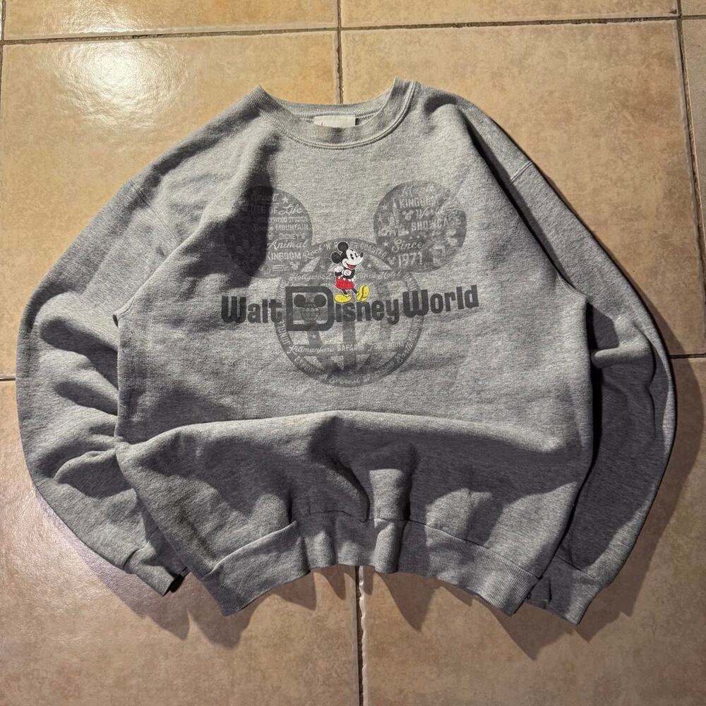Y2k disney parks mickey mouse crewneck Size S in Mens